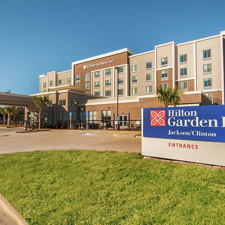 Hilton Garden Inn Jackson/Клинтон Экстерьер фото